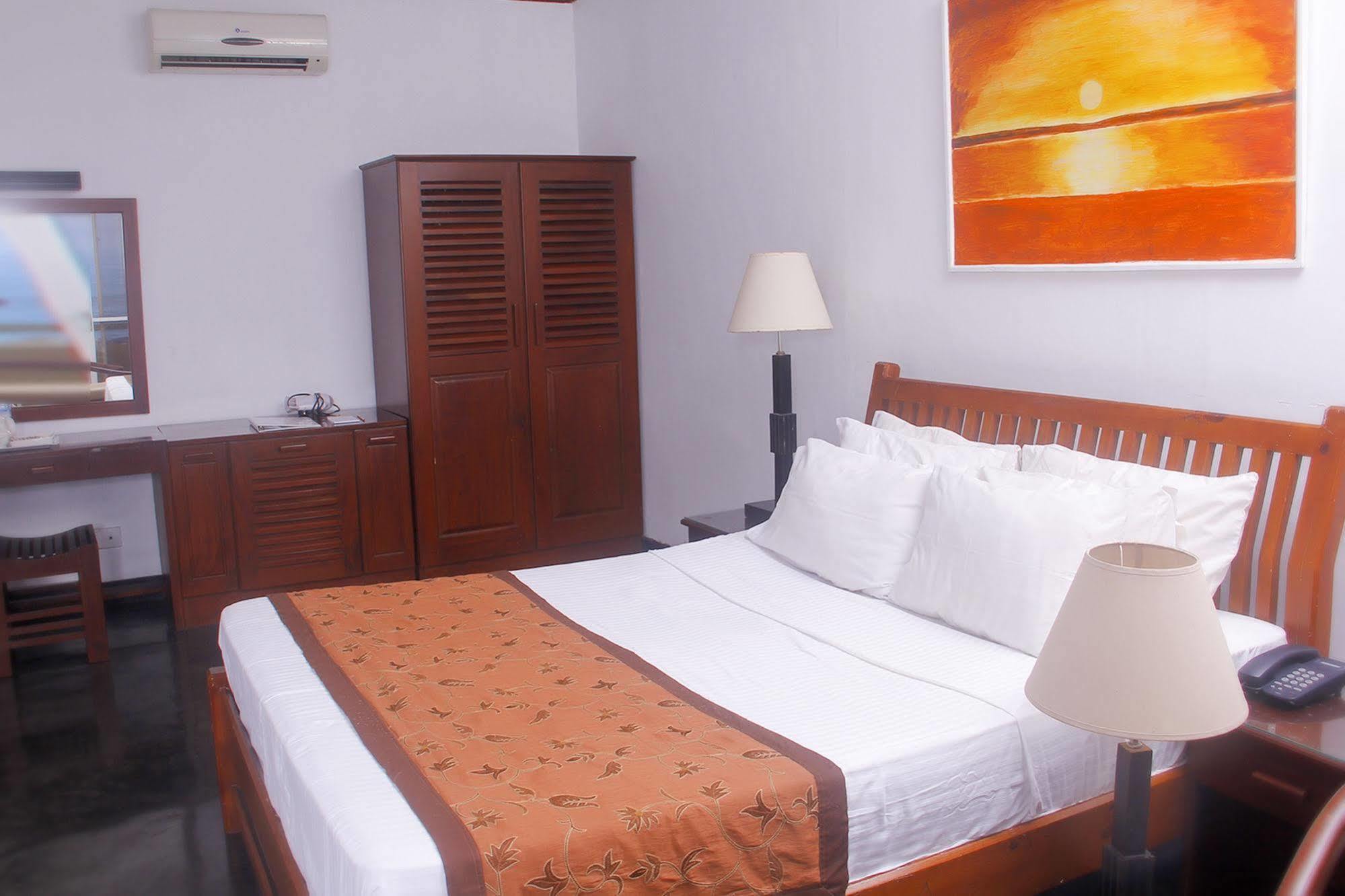 Sanmali Beach Hotel Marawila Exteriér fotografie